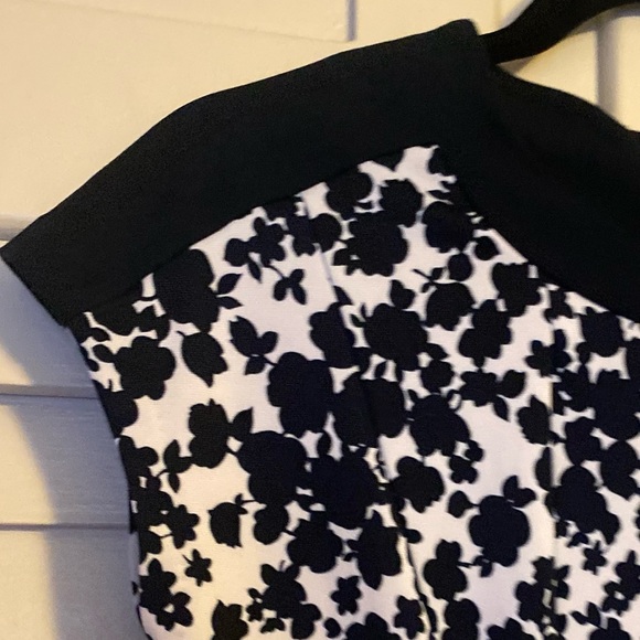 MICHAEL KORS "GEMMA" 💙🤍NAVY BLUE & WHITE🤍💙 FLORAL PRINT PONTE DRESS 🌟EUC🌟 - Picture 8 of 16